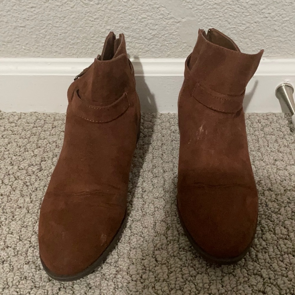 Suede brown boots
